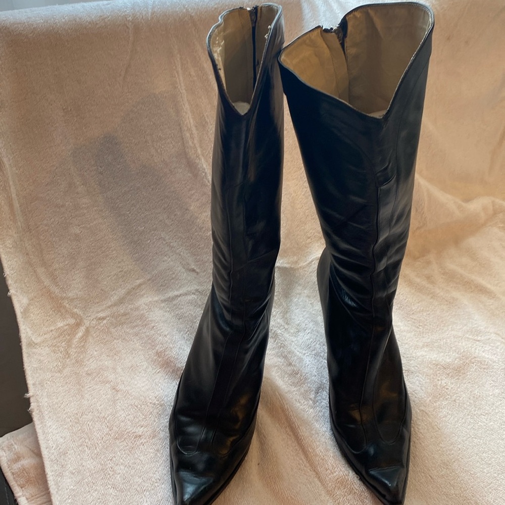 Roger Mohnani Italian black leather boots.